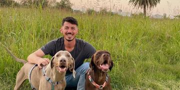 Leonardo Rossi transformó su casa en un hostel para mascotas.