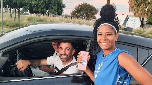 Michael Santos y la brasileña Cleo Santos. A puro gol en Talleres (Instagram Cleo Santos).