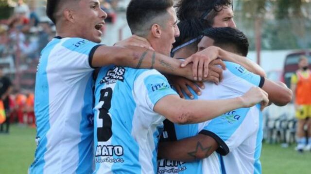 El ascenso de Racing lo pone en carrera nuevamente en el Federal A. Debuta con Douglas Haig.