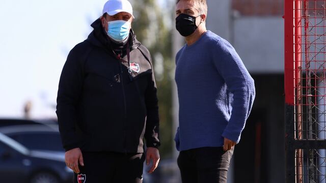Batistuta y Burgos en la práctica de Newell's (@Newells)