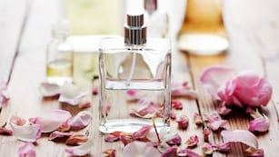 Este es el truco definitivo para que el perfume dura más tiempo