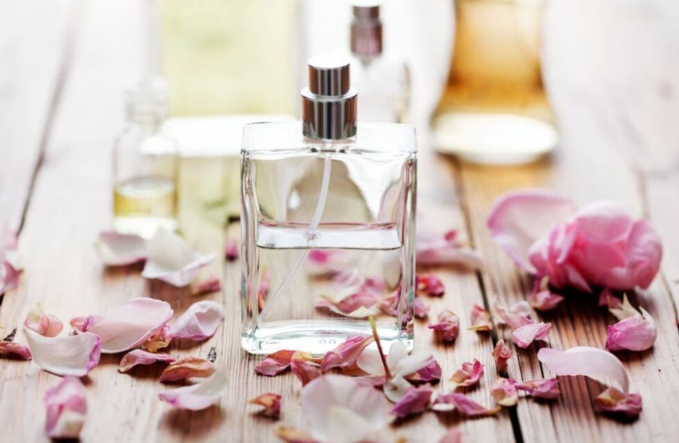 Este es el truco definitivo para que el perfume dure más tiempo