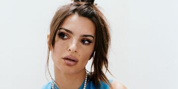El homenaje ultra sexy de Emily Ratajkowski al Napoli de Diego Maradona