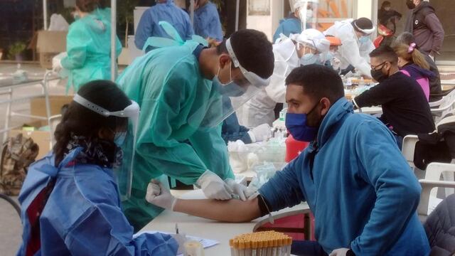 Los contagios fueron por debajo del centenar, y también bajó la cantidad de fallecimientos.