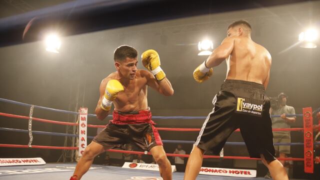 Una de las tantas actividades vividas este "finde" en Carlos Paz: primera velada de boxeo en el Estadio Arena.