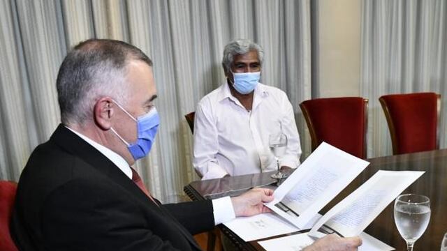 Jaldo recibió al jubilado que le pidió ayuda cuando fue a votar.