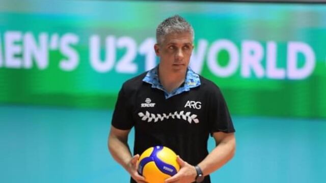 Entrenador de los seleccionados fueguinos de vóley.