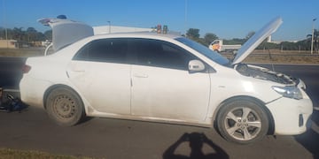 Un policía de la Caminera fue embestido por un auto en Circunvalación.