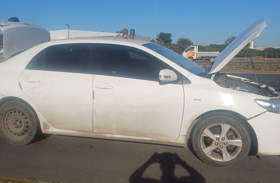 Un oficial de la Policía Caminera de Córdoba fue arrastrado 80 metros por un automovilista