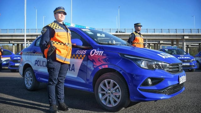La Policía Caminera lo detuvo para labrarle una multa.