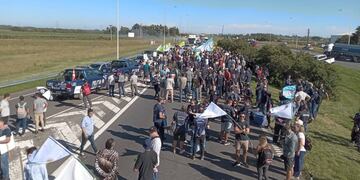 La crisis de la compañía llegó a generar un corte de tránsito en marzo sobre la autopista Rosario-Buenos Aires.