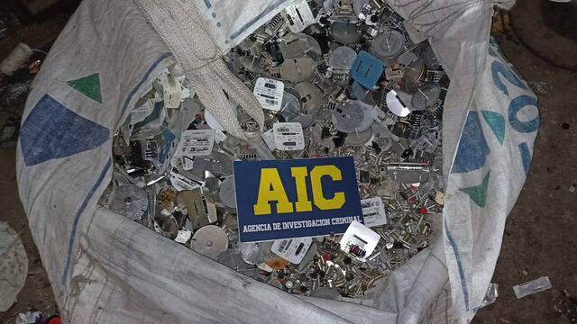 La AIC secuestró una enorme cantidad de componentes y piezas metálicas.