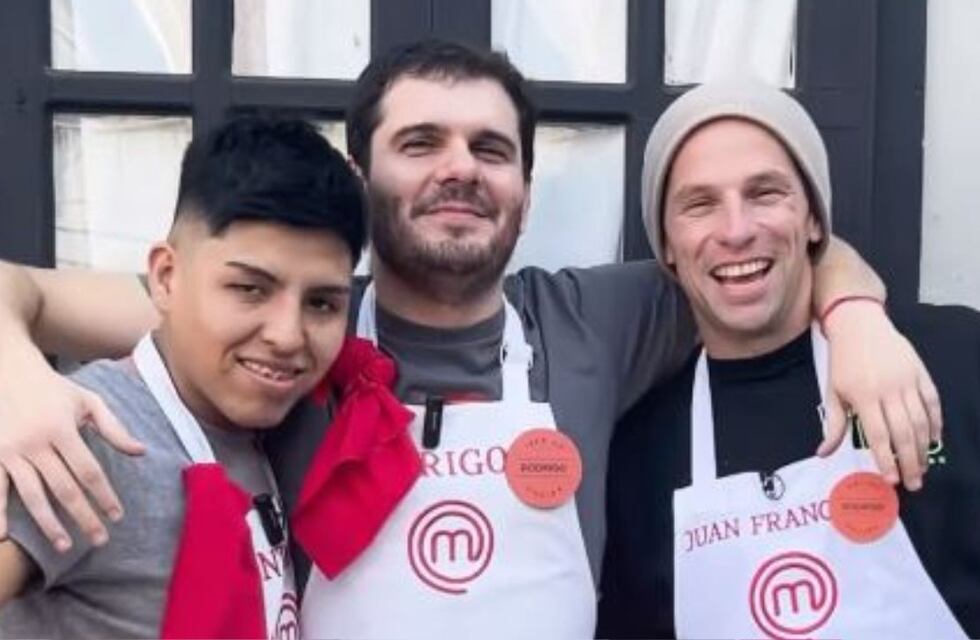 Rodrigo cocinó por beneficios en Masterchef: a qué ex participantes eligió como sus ayudantes