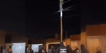 La insólita escena en la ciudad de Córdoba este jueves por la madrugada.
