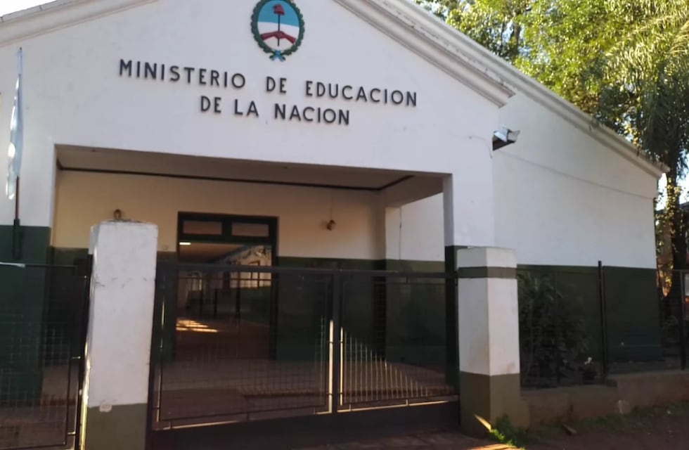 Escuela de Eldorado solicita ayuda tras el robo de inodoros del baño de varones