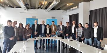 Reunión de presidentes comunales, el senador Alcides Calvo, el diputado Roberto Mirabella con autoridades del ENOHSA