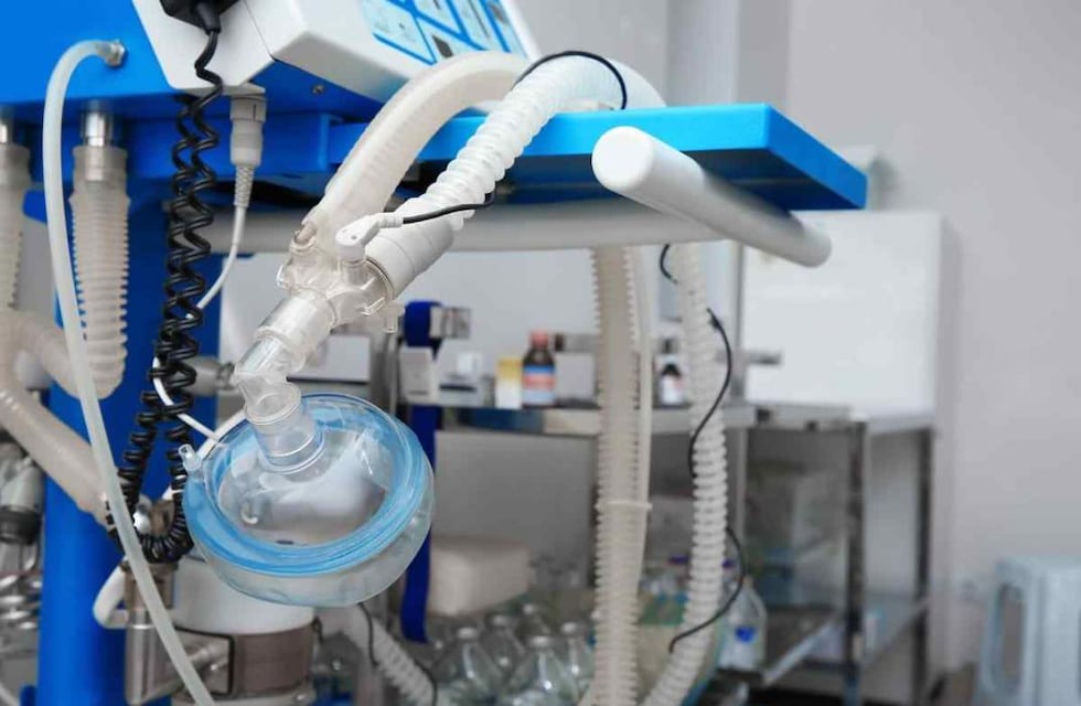 Escasea el oxígeno para atender a pacientes, pero la Provincia no habilita una planta generadora