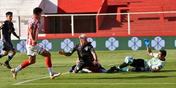 Unión cayó goleado ante Atlético Tucumán