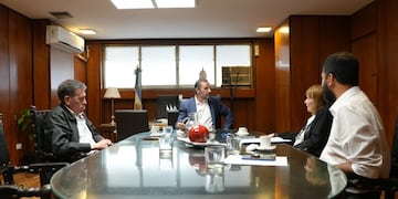 El Concejo y el IPV trabajan en conjunto para regularizar obras y garantizar mejoras en barrios tucumanos.