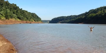 Dificultades en el abastecimiento de agua potable por bajante del rio Iguazú