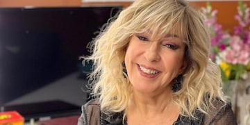 Desde el Caribe y a los 68, Georgina Barbarossa mostró su belleza al natural con una enteriza amarilla. (Instagram).