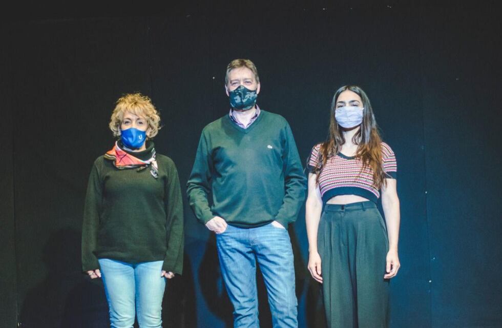 Calderón efectuó una visita al Teatro del Hain