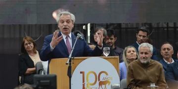 Alberto Fernández en Centenario, Neuquén, por los 100 años que cumplió la ciudad.