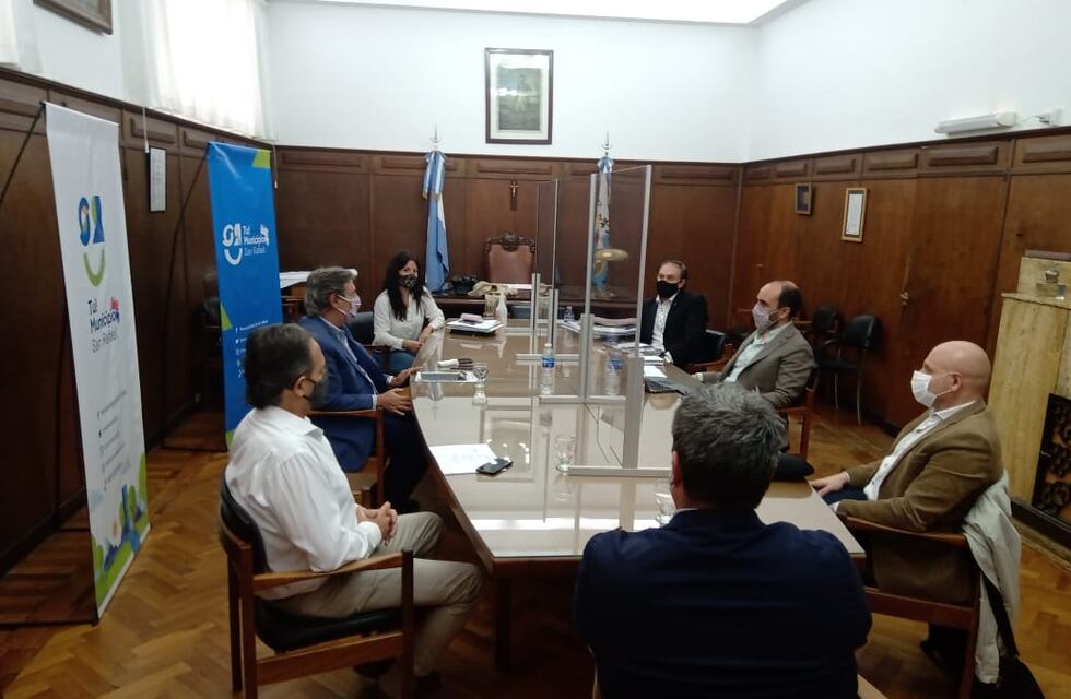 José Thomas y Emir Félix acordaron acciones para sostener la presencialidad escolar