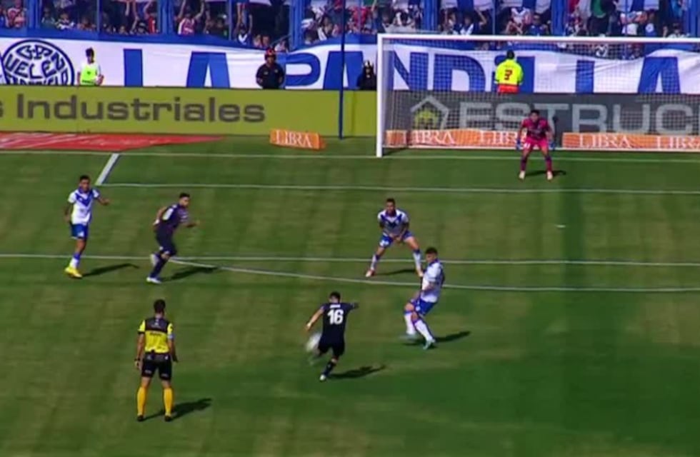 Talleres- Vélez: Rodrigo Garro volvió al gol, marcó el 1 a 0 y corrió a abrazar a Gandolfi