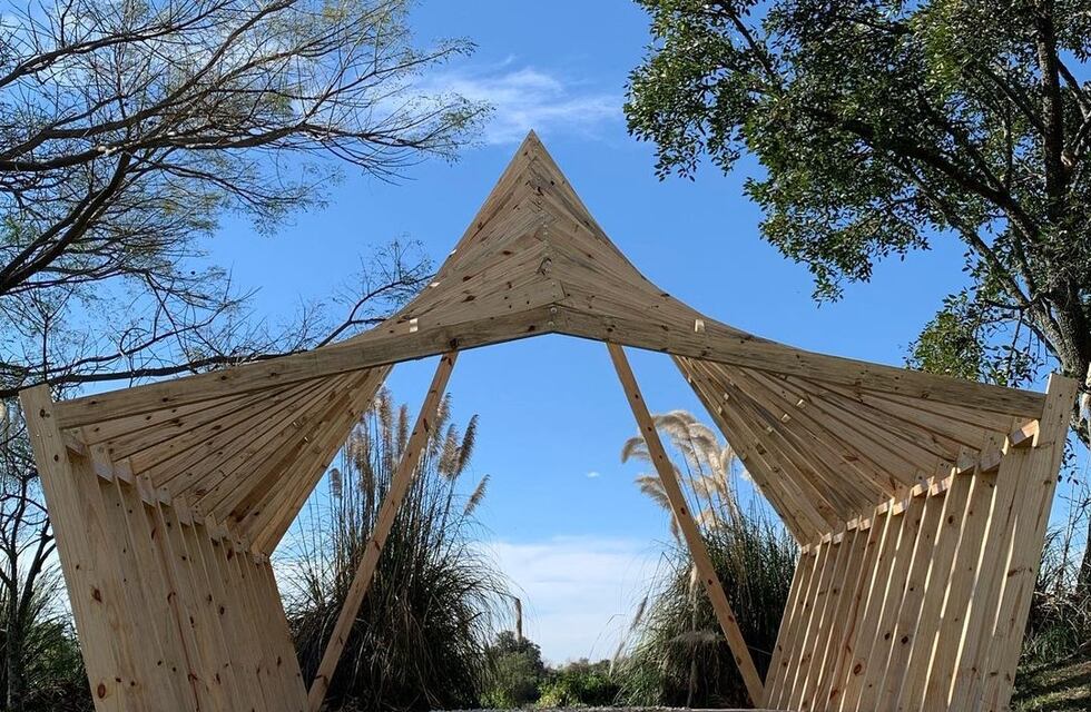 Un artista con dos Grammys construyó una importante obra en Salta