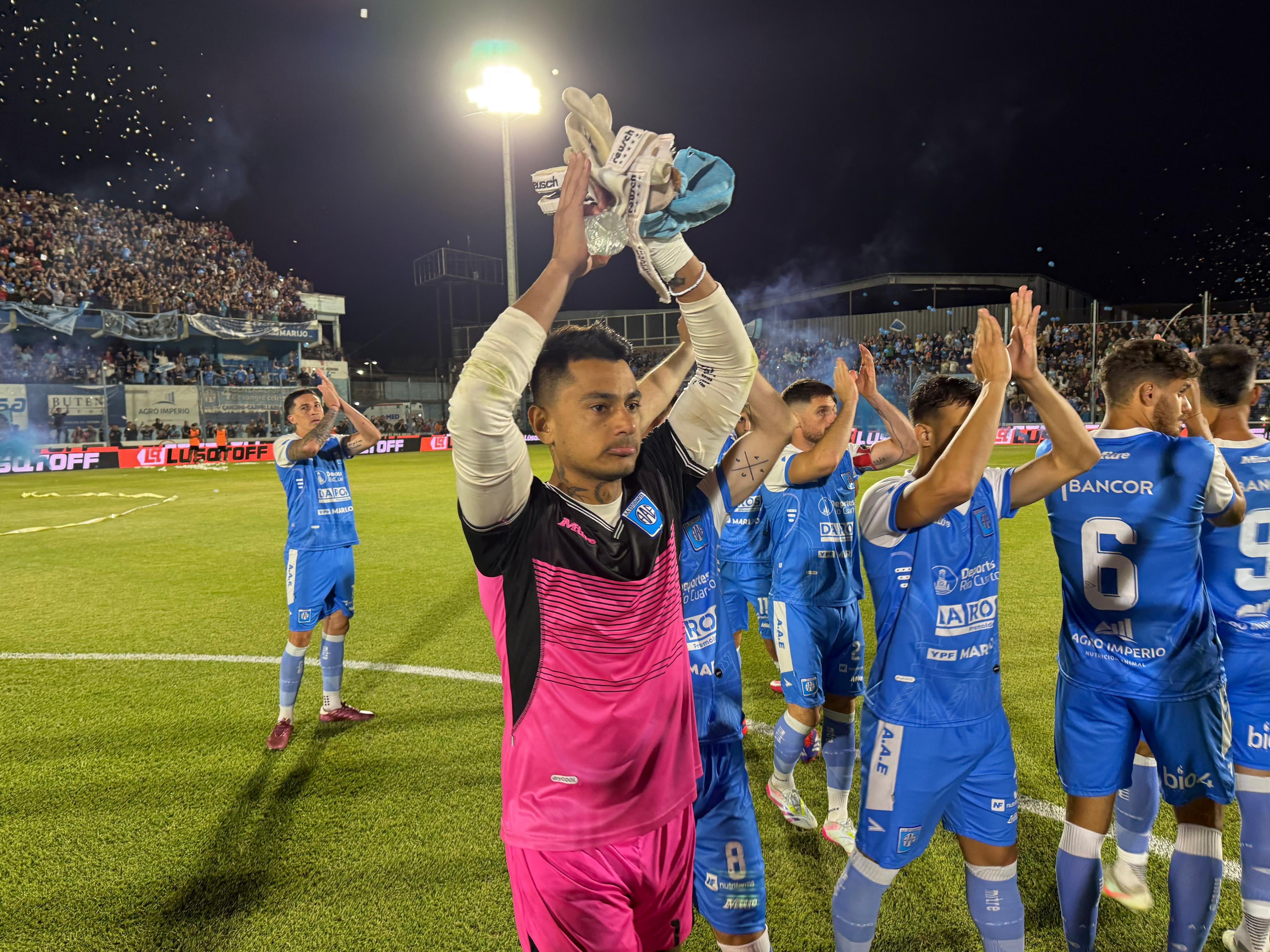 Estudiantes de Río Cuarto en la final del ida del Reducido. (Tomy Fragueiro / La Voz).