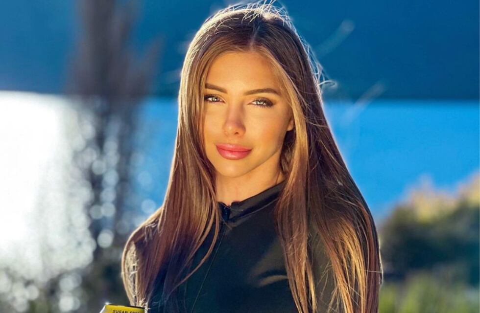Romina Malaspina subió la temperatura de las redes con un minishort y un top negro