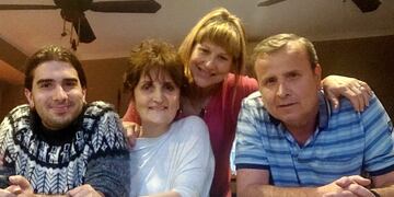 "CIclos" está conformado por Rosana Tiraboschi (voz), Gabriela Cetta (voz) y Julián Pecantet (guitarra) y Diego Sanmartino