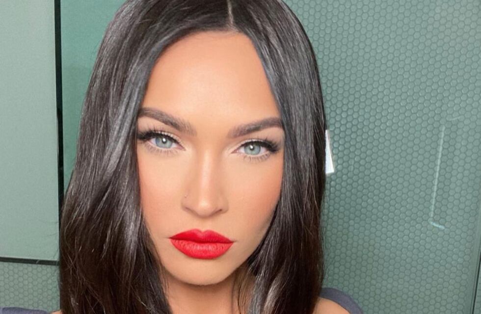 Megan Fox sorprendió en la alfombra roja con un vestido con transparencias y tanga de diamante