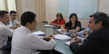 El director del Hospital de Monteros, doctor Ariel Juárez, se reunió con el ministro de Salud Pública, doctor Luis Medina Ruiz.