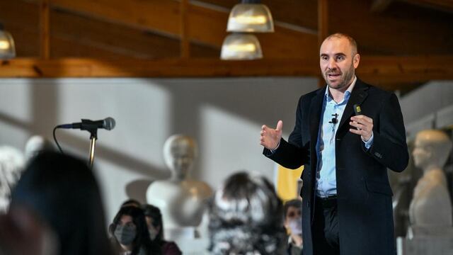 Martín Guzmán disertó en el Instituto Balseiro. (Foto: Ministerio de Economía)