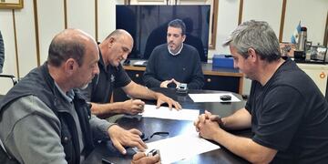 Acuerdo salarial para trabajadores municipales en Colón