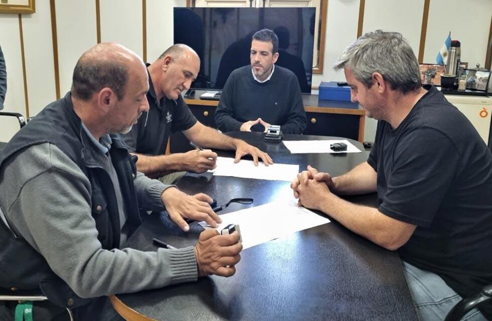 Colón acordó un 25 por ciento de incremento salarial a los trabajadores municipales