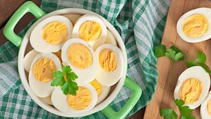 La dieta del huevo duro que es furor en TikTok y que promete adelgazar 5 kilos en una semana: ¿Es peligrosa?