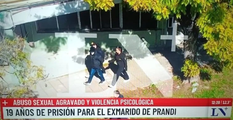 Las primeras imágenes de Claudio Contardi al ser trasladado a la cárcel donde pasará su primera noche preso