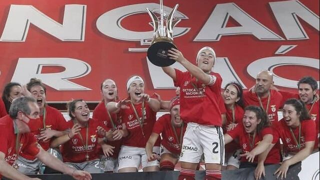 Benfica se coronó campeón de torneo de Primera División de hockey sobre patines de Portugal con la presencia de la mendocina Agustina Fernández.