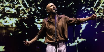 Tras el éxito rotundo en el Movistar Arena, con doce funciones agotadas, el artista regresa a la ciudad para presentar su último disco: “El amor en mi vida”.