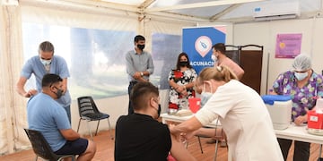 Ya vacunan a fuerzas de seguridad en Rafaela