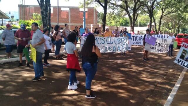 Marcha en San Antonio pidiendo justicia por las víctimas del doble femicidio .