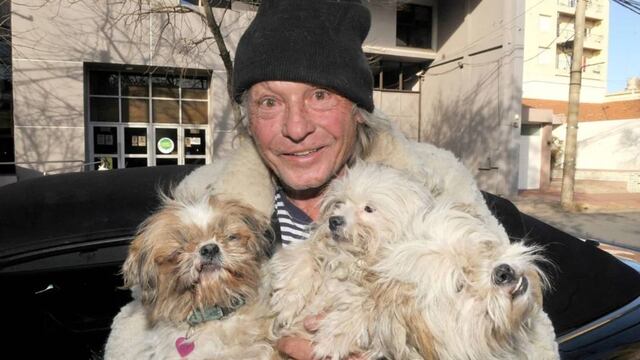 Viajó desde Estados Unidos en auto y con sus perros hasta La Pampa.