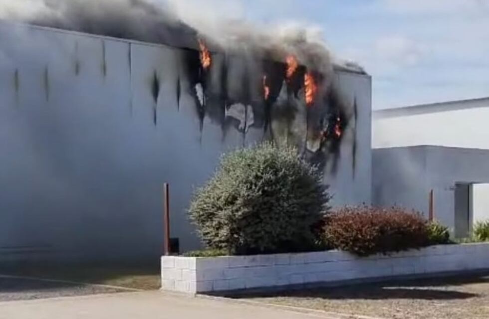 Se incendió una reconocida fábrica en Córdoba y aseguran que las pérdidas son totales