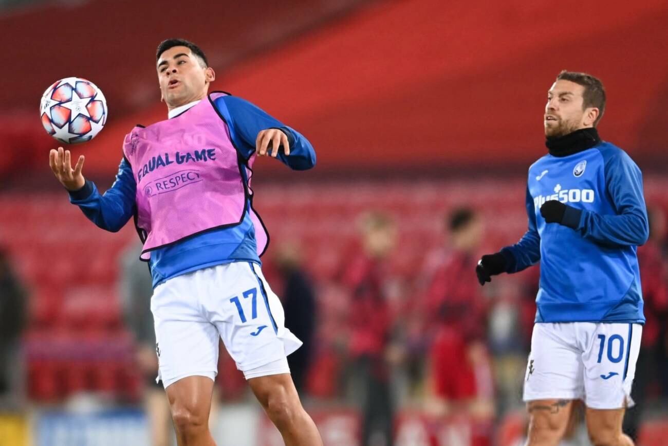 Cuti Romero junto a Papu Gómez en Atalanta (Archivo)