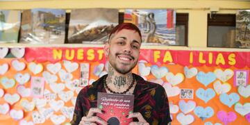 Dar voz con la literatura: publicó una antología con las experiencias de sus estudiantes durante la pandemia.