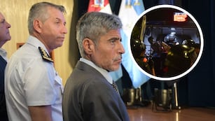 El ministro de Seguridad junto al jefe de la Policía de Córdoba.