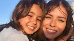 La China Suárez sorprendió al combinar un look relajado de entre casa con su hija, Rufina